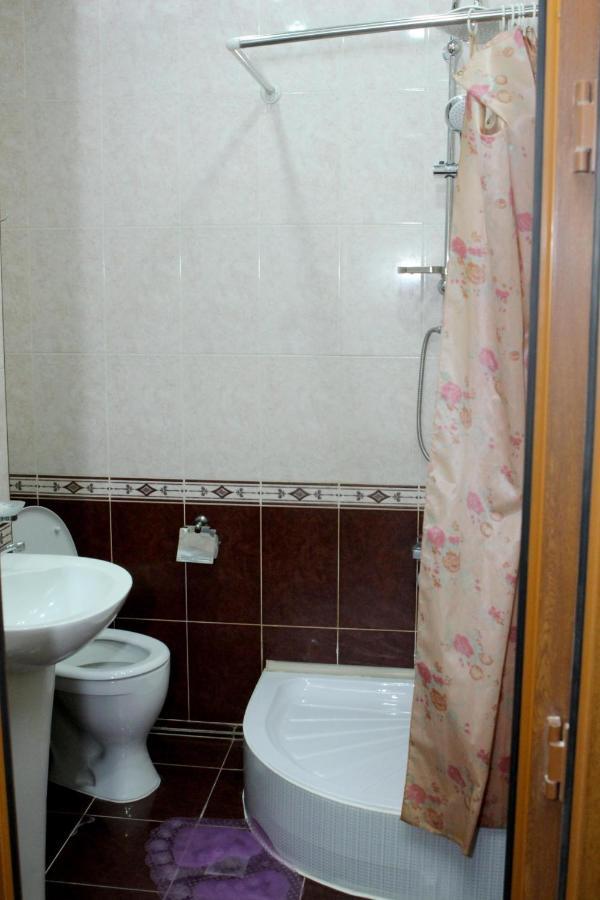 Golden Apricot Panzió Gjoumri Kültér fotó