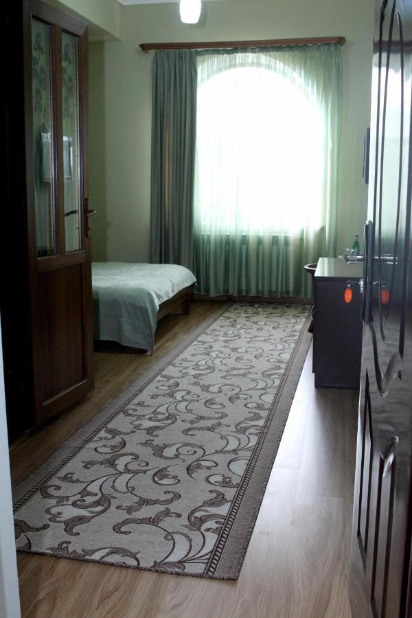 Golden Apricot Panzió Gjoumri Kültér fotó