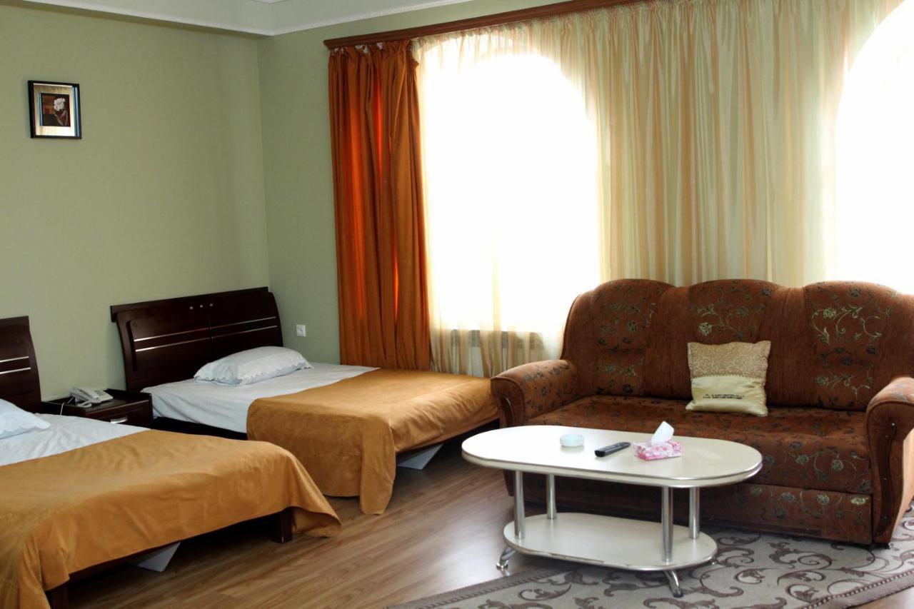Golden Apricot Panzió Gjoumri Kültér fotó